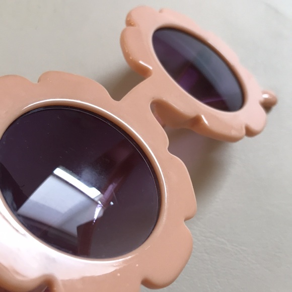 Baby Girl Flower Sunglasses! - Picture 4 of 4